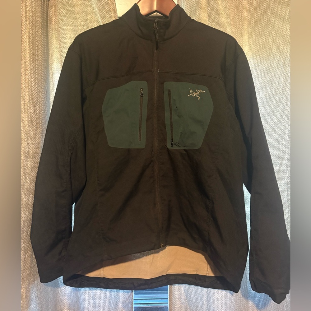 Arc'teryx Men's Performance Jacket in Black and Green